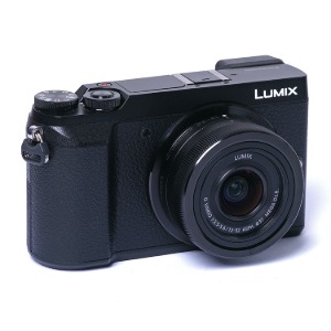 중고/파나소닉 디지털카메라 GX85+12-32mm[98%]