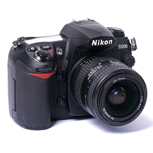 중고/니콘 디지털카메라 D200+28-70mm[92%]