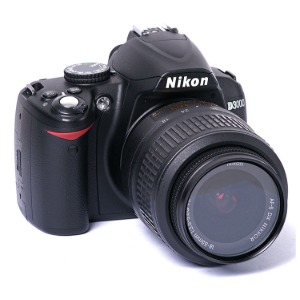 중고/니콘 디지털카메라 D3000+18-55mm[96%]