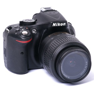 중고/니콘 디지털카메라 D5200+18-55mm[97%]