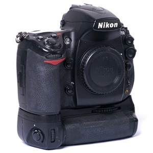 중고/니콘 디지털카메라 D700+MB-D10[90%]