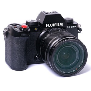 중고/후지 디지털카메라 X-S10+18-55mm[98%]