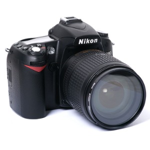 중고/니콘 디지털카메라 D90+18-105mm[96%]